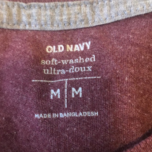 Men’s old navy T-shirt - Picture 2 of 2